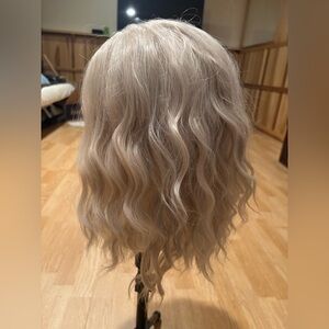 Luxury Chelsey Smith Crowns Lace Front Platinum Blonde Wig | Free Part wave